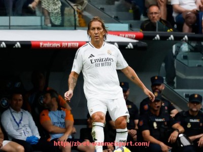 完美体育app-德甲哪支球队拥有最狂热球迷？德国足球激情文化全面剖析