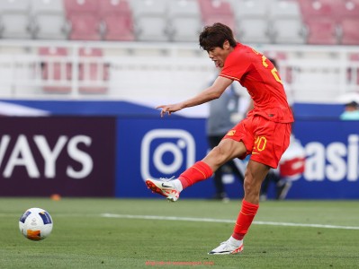 完美体育app-世俱杯历届冠军完整名单与年份梳理呈现冠军格局变迁